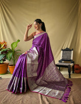 Khicha checks saree with Exquisite patterns and design . The border of  saree is broad and embellished with alluring motifs. saree with rich pallu and attractive border