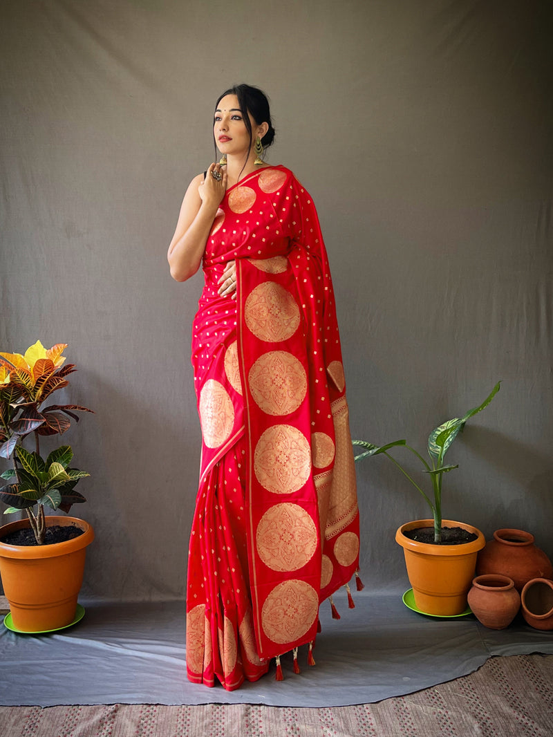 SOFT SILK SAREES WITH AWESOME AND GORGEOUS WEAVING FINISHÂ GOLD ZARI ANDÂ ATTRACTIVE BIG MOTIFS IN THE BORDER OF SAREE AND SMALL ELEGANT MOTIFS ALL OVER THE SAREE, BLOUSE WITH ZARI BORDER.